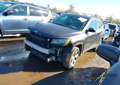 2018 Jeep Compass Latitude 4X4 из США, поврежденный, VIN 3C4NJDBB6JT192392